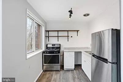 2710 Macomb Street NW #207, Washington, DC 20008 - Photo 3