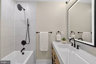 205 G St SW, Washington, DC 20024 - Photo 27