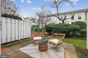 205 G St SW, Washington, DC 20024 - Photo 33