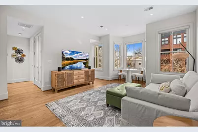 270 15th Street SE #301, Washington, DC 20003 - Photo 3