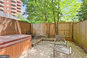 3267 Sutton Pl NW, Washington, DC 20016 - Photo 9