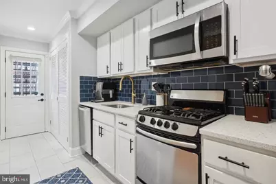 123 17th Street SE #2, Washington, DC 20003 - Photo 5