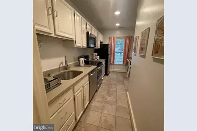 3221 Sutton Place NW #B, Washington, DC 20016 - Photo 7