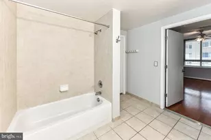 350 G St SW, Washington, DC 20024 - Photo 15
