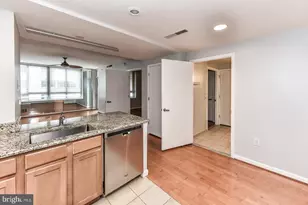 350 G St SW, Washington, DC 20024 - Photo 5