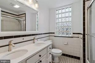 123 E St SE, Washington, DC 20003 - Photo 21