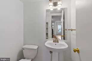 123 E St SE, Washington, DC 20003 - Photo 5