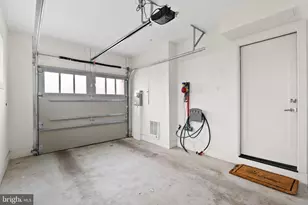 32 Kings Ct SE, Washington, DC 20003 - Photo 23