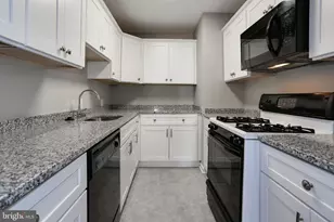 922 24th St NW, Washington, DC 20037 - Photo 15