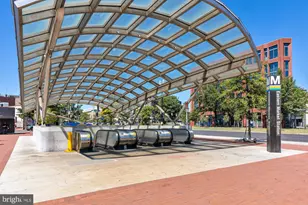 706 L St SE, Washington, DC 20003 - Photo 31