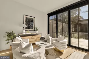 639 E St SE, Washington, DC 20003 - Photo 17