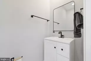 706 NW Longfellow Street NW, Washington, DC 20011 - Photo 25