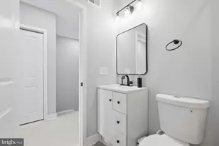 706 NW Longfellow Street NW, Washington, DC 20011 - Photo 39