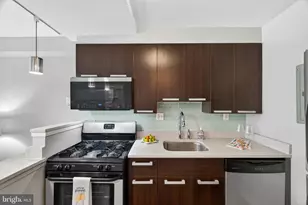 1101 3rd St SW, Washington, DC 20024 - Photo 11