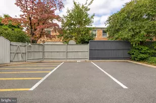 4257 Fordham Rd NW, Washington, DC 20016 - Photo 33