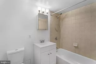 800 4th St SW, Washington, DC 20024 - Photo 17