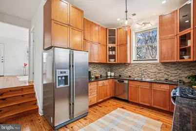 37 17th Street SE, Washington, DC 20003 - Photo 9