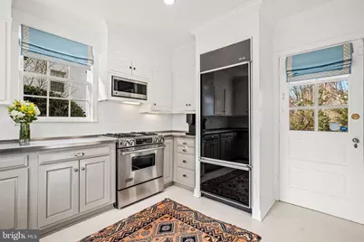 5047 Glenbrook Terrace NW, Washington, DC 20016 - Photo 13