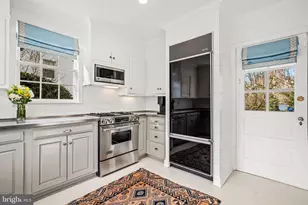 5047 Glenbrook Terrace NW, Washington, DC 20016 - Photo 13