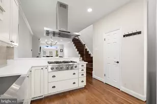 237 10th St SE, Washington, DC 20003 - Photo 13