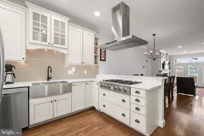 237 10th Street SE, Washington, DC 20003 - Photo 11