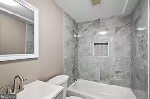 2412 18th St SE, Washington, DC 20020 - Photo 29