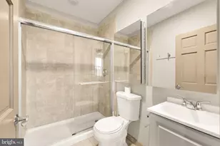 500 9th St SE, Washington, DC 20003 - Photo 29