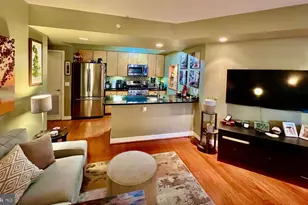 1117 10th St NW, Washington, DC 20001 - Photo 9