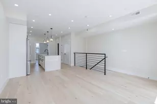 722 Kenyon St NW, Washington, DC 20010 - Photo 3