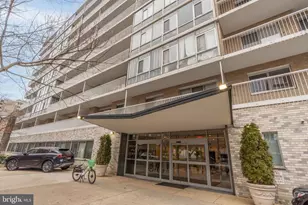 730 24th St NW, Washington, DC 20037 - Photo 1