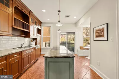 111 5th Street SE, Washington, DC 20003 - Photo 9