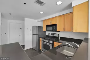 3883 Connecticut Ave NW, Washington, DC 20008 - Photo 11