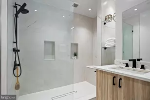 330 16th St SE, Washington, DC 20003 - Photo 37