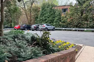 2400 41st St NW, Washington, DC 20007 - Photo 27