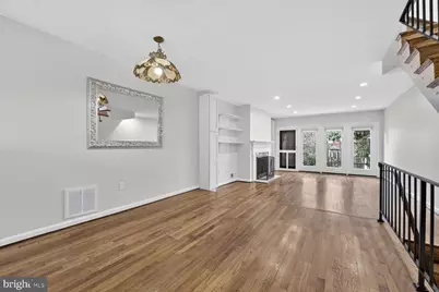 329 6th Street SE #B, Washington, DC 20003 - Photo 5