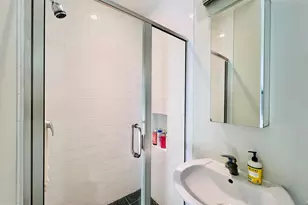 2410 17th St NW, Washington, DC 20009 - Photo 19