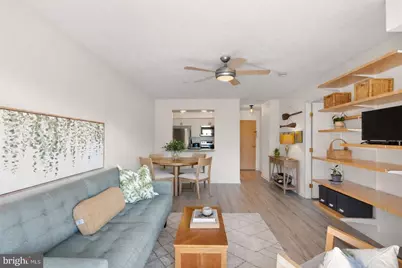 2111 Wisconsin Avenue NW #606, Washington, DC 20007 - Photo 3