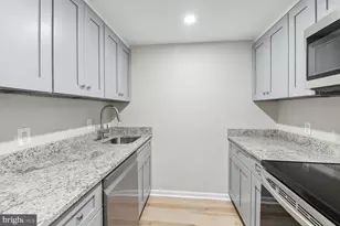 327 8th St NE, Washington, DC 20002 - Photo 5