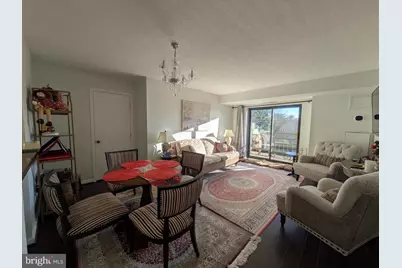 2111 Wisconsin Avenue NW #317, Washington, DC 20007 - Photo 3