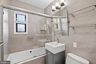 220 2nd St SE, Washington, DC 20003 - Photo 15