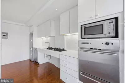 1330 New Hampshire Avenue NW #720, Washington, DC 20036 - Photo 9