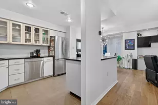 1045 31st St NW, Washington, DC 20007 - Photo 5