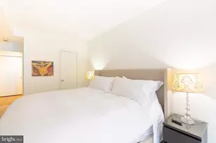 1045 31st St NW, Washington, DC 20007 - Photo 27