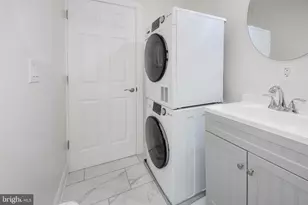 1674 Irving St NW, Washington, DC 20010 - Photo 11