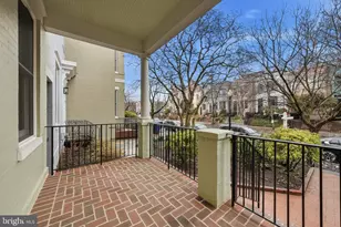 613 G St SE, Washington, DC 20003 - Photo 7