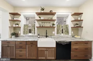 613 G St SE, Washington, DC 20003 - Photo 25