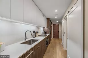 37 L St SE, Washington, DC 20003 - Photo 9