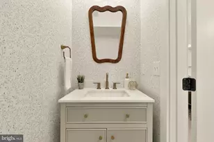 1706 Bay St SE, Washington, DC 20003 - Photo 9