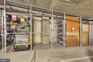 1025 1st St SE, Washington, DC 20003 - Photo 23