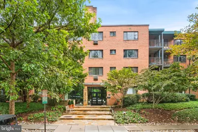 2325 42nd Street NW #420, Washington, DC 20007 - Photo 3